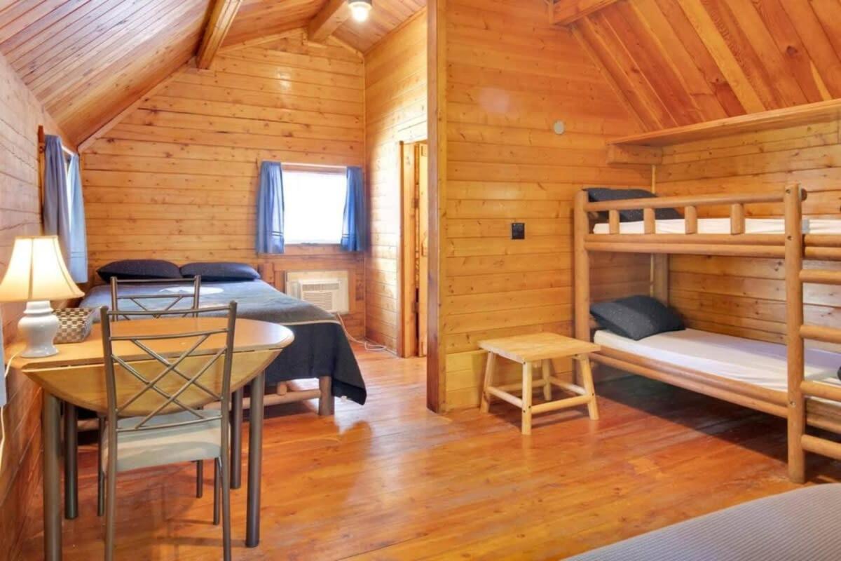Secluded Rustic Cabin With Views Bloomington Exterior foto